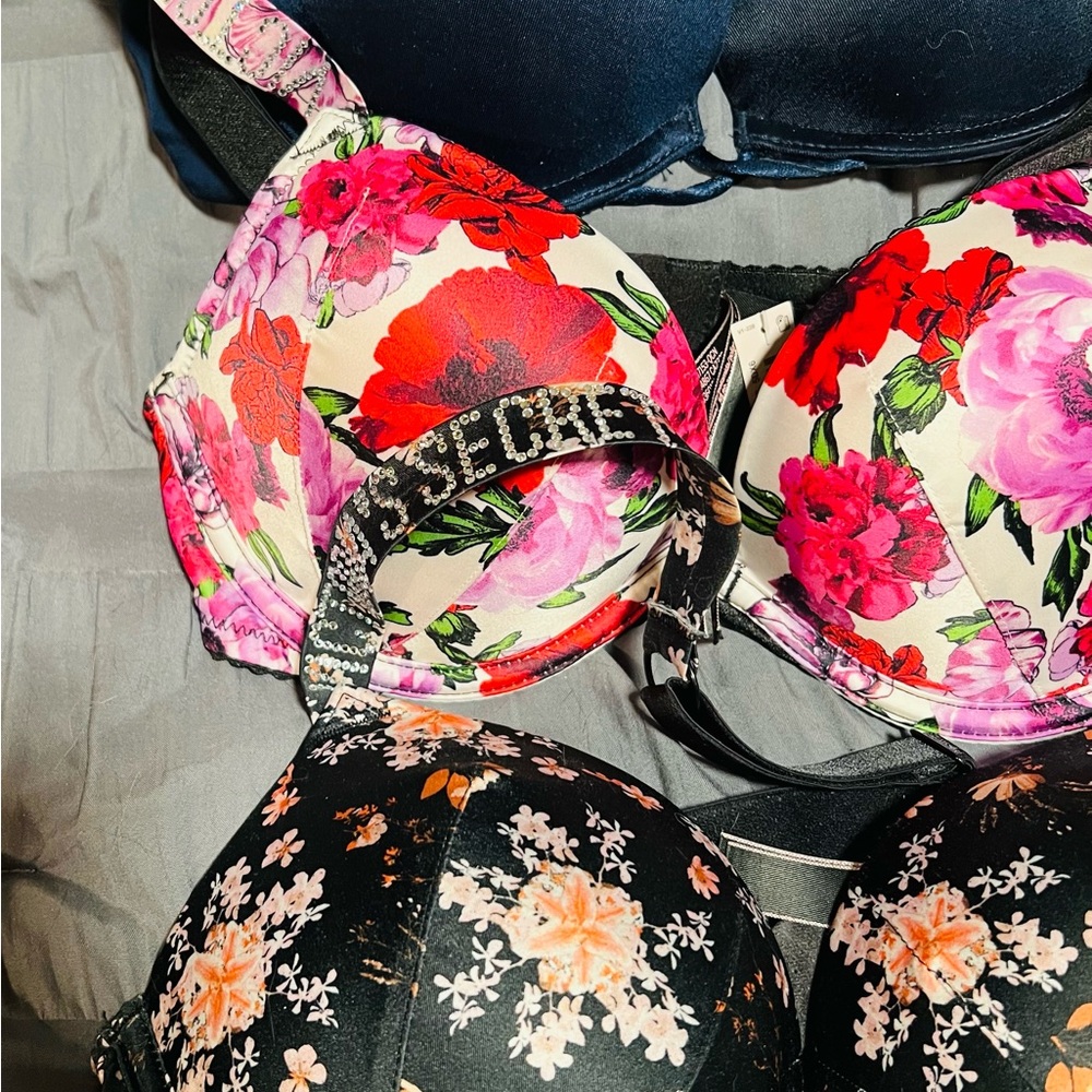 3 Victoria’s Secret Rhinestone Bras 34a NEW - Picture 3 of 5